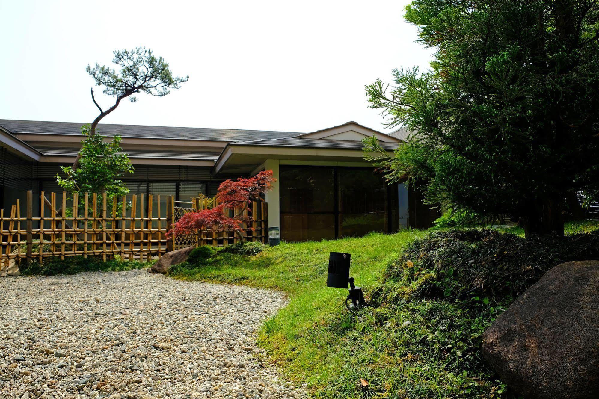 Hotel Granmirage Uozu Exterior photo